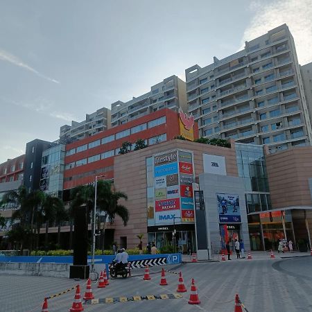 Boulevard By Design Hotel Csennai Kültér fotó