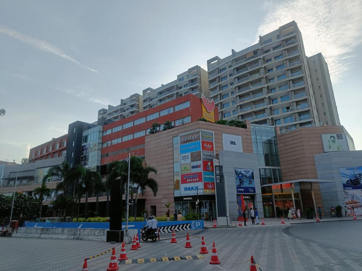 Boulevard By Design Hotel Csennai Kültér fotó