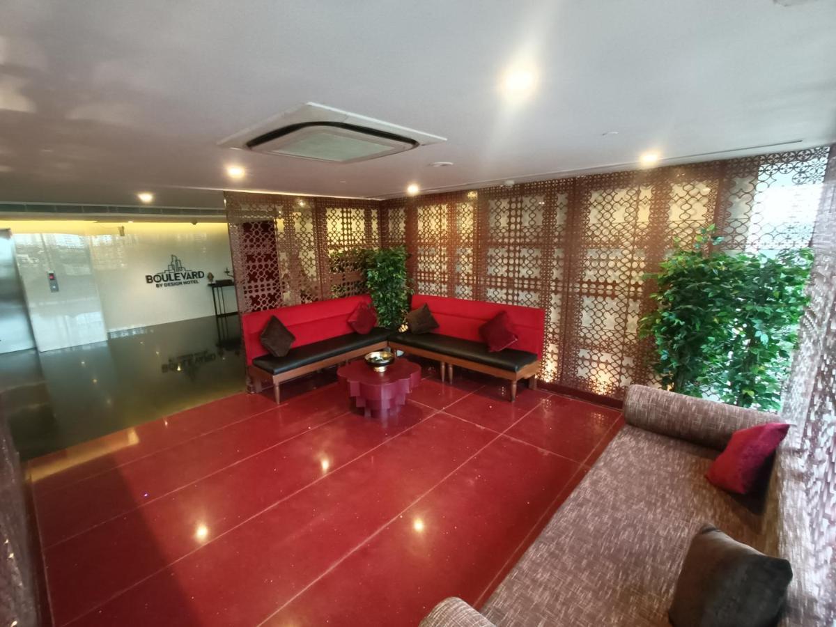 Boulevard By Design Hotel Csennai Kültér fotó