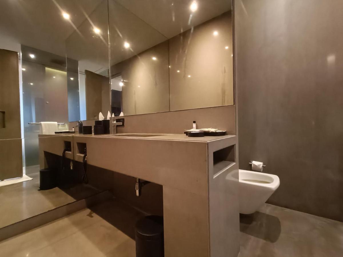 Boulevard By Design Hotel Csennai Kültér fotó