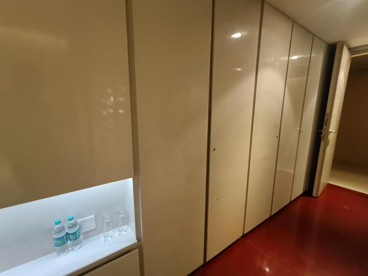 Boulevard By Design Hotel Csennai Kültér fotó