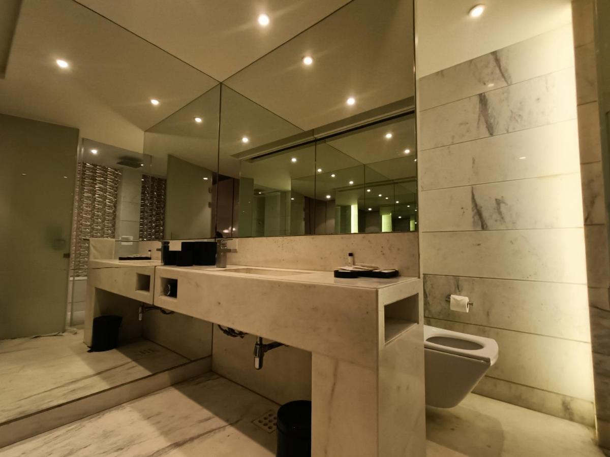 Boulevard By Design Hotel Csennai Kültér fotó
