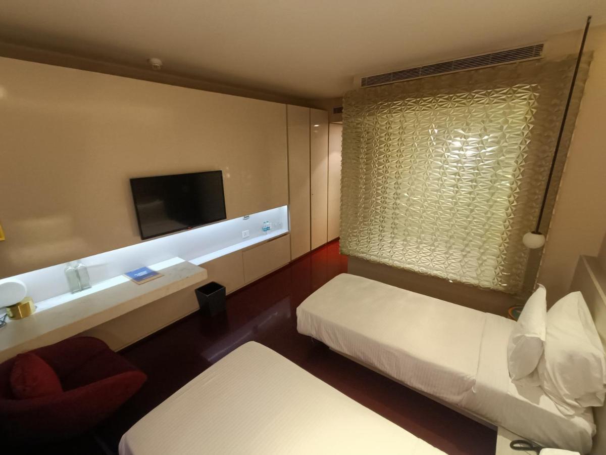 Boulevard By Design Hotel Csennai Kültér fotó