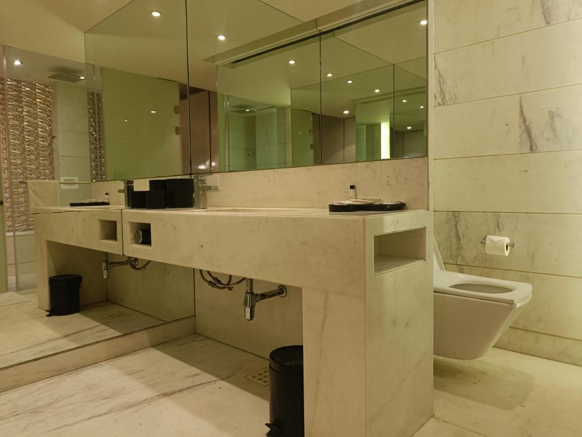 Boulevard By Design Hotel Csennai Kültér fotó