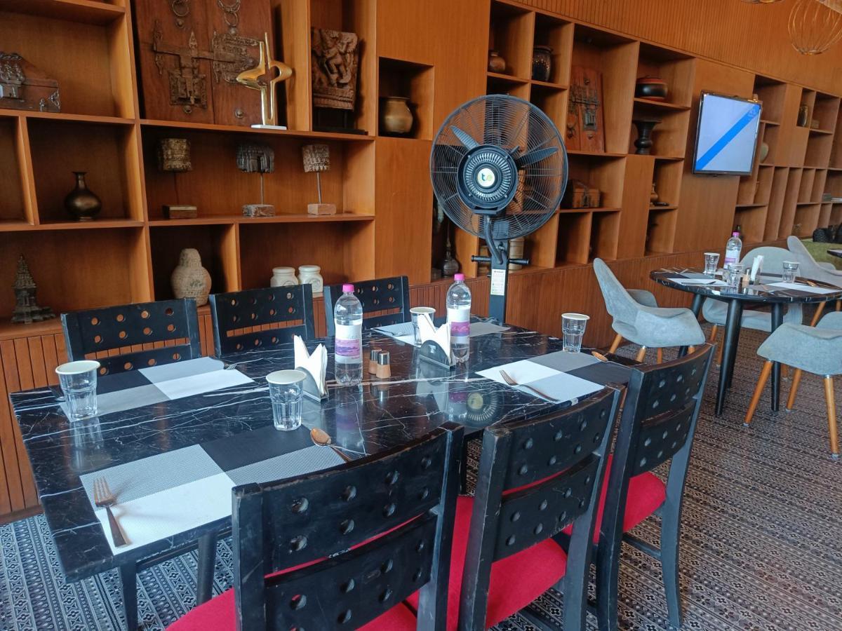 Boulevard By Design Hotel Csennai Kültér fotó