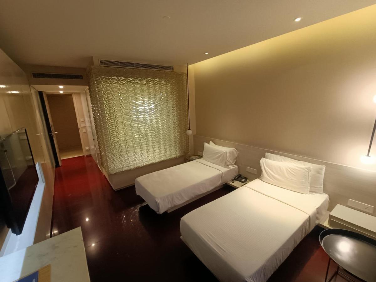 Boulevard By Design Hotel Csennai Kültér fotó