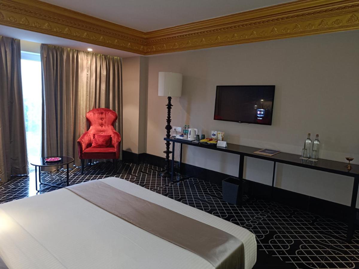 Boulevard By Design Hotel Csennai Kültér fotó