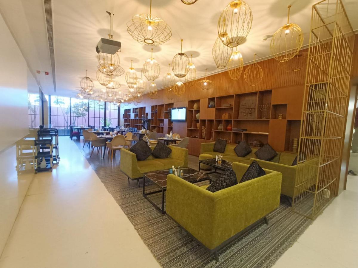 Boulevard By Design Hotel Csennai Kültér fotó