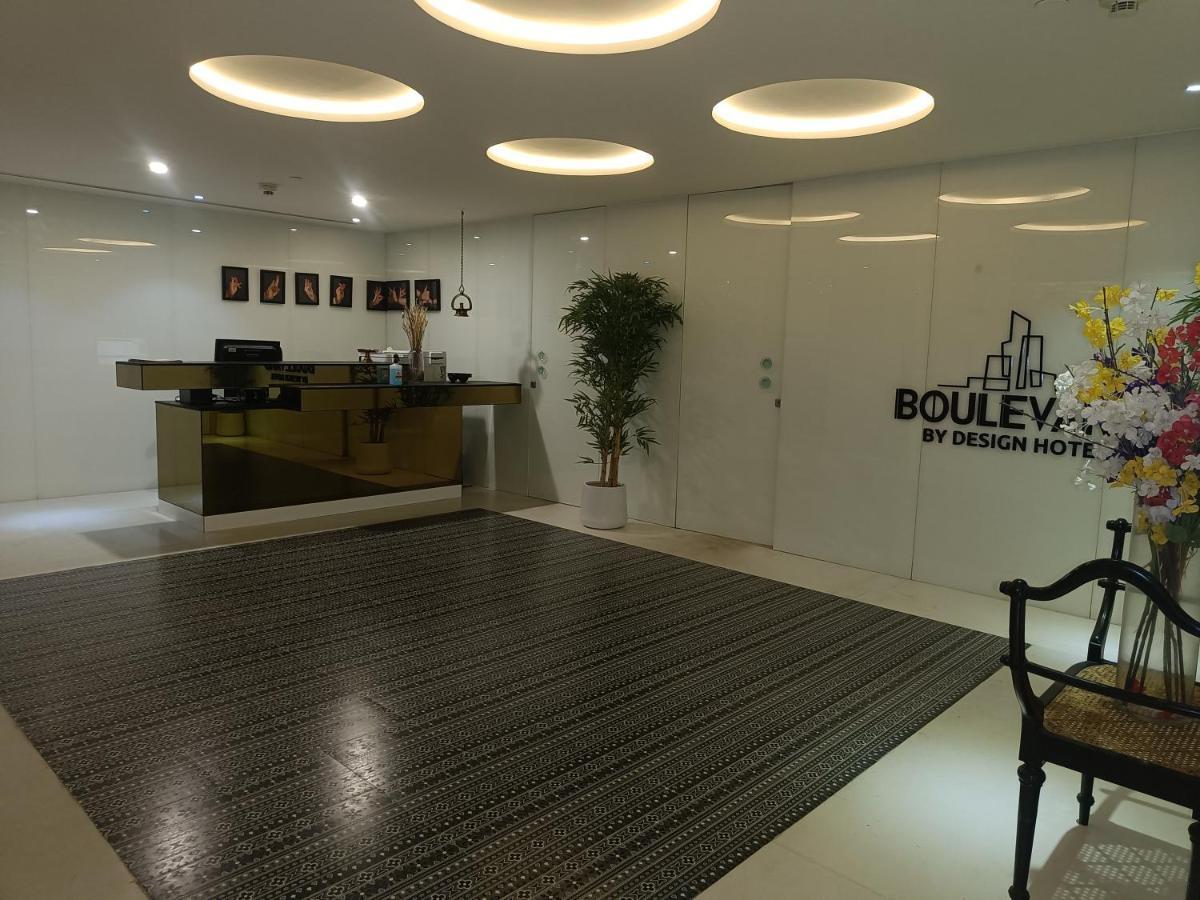 Boulevard By Design Hotel Csennai Kültér fotó