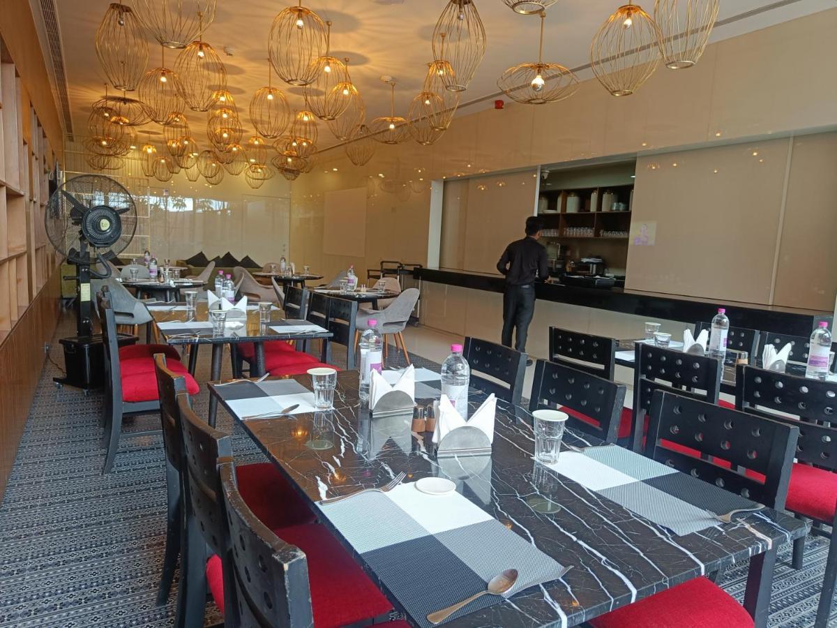 Boulevard By Design Hotel Csennai Kültér fotó
