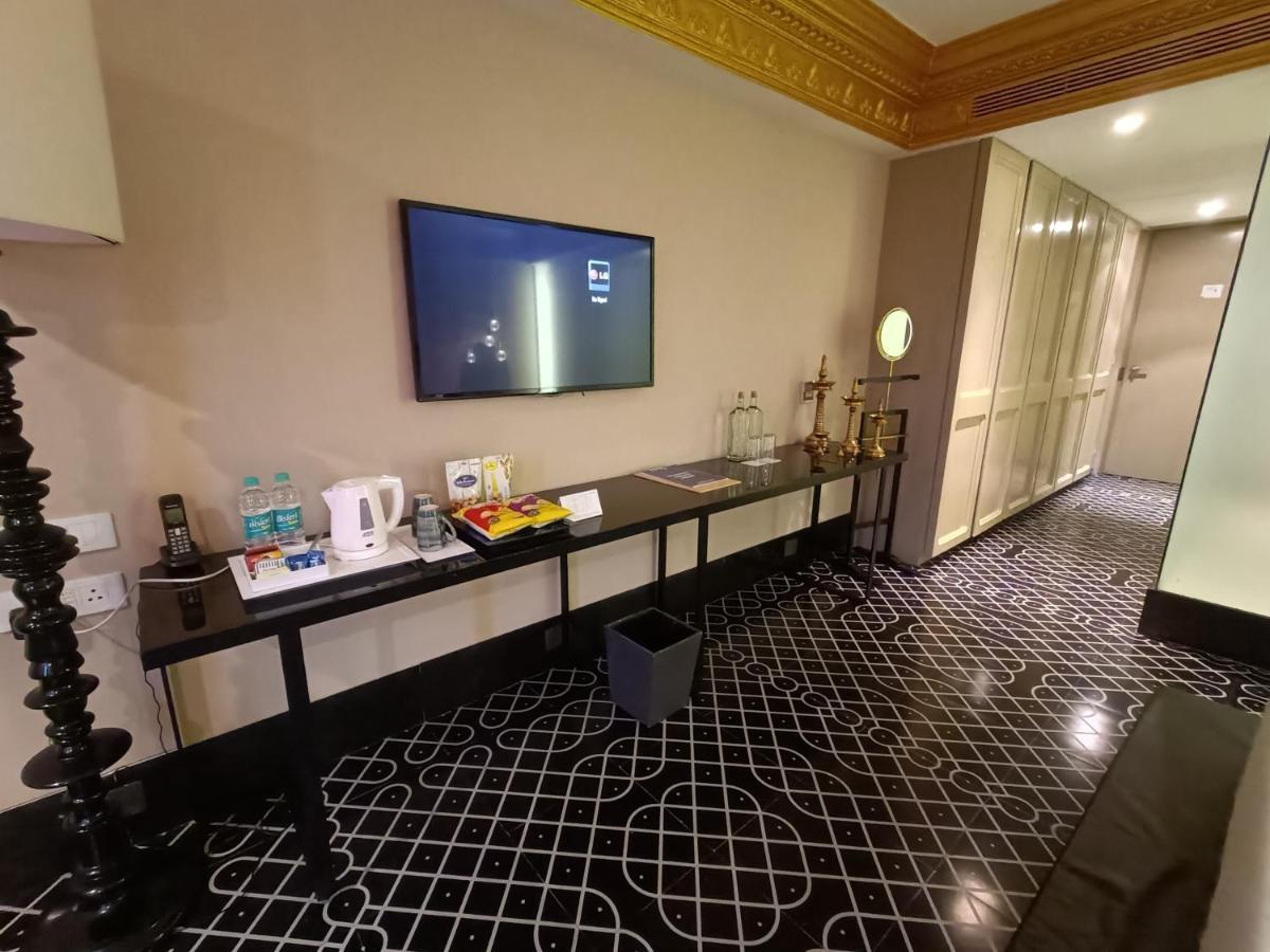 Boulevard By Design Hotel Csennai Kültér fotó