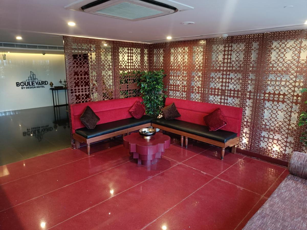 Boulevard By Design Hotel Csennai Kültér fotó