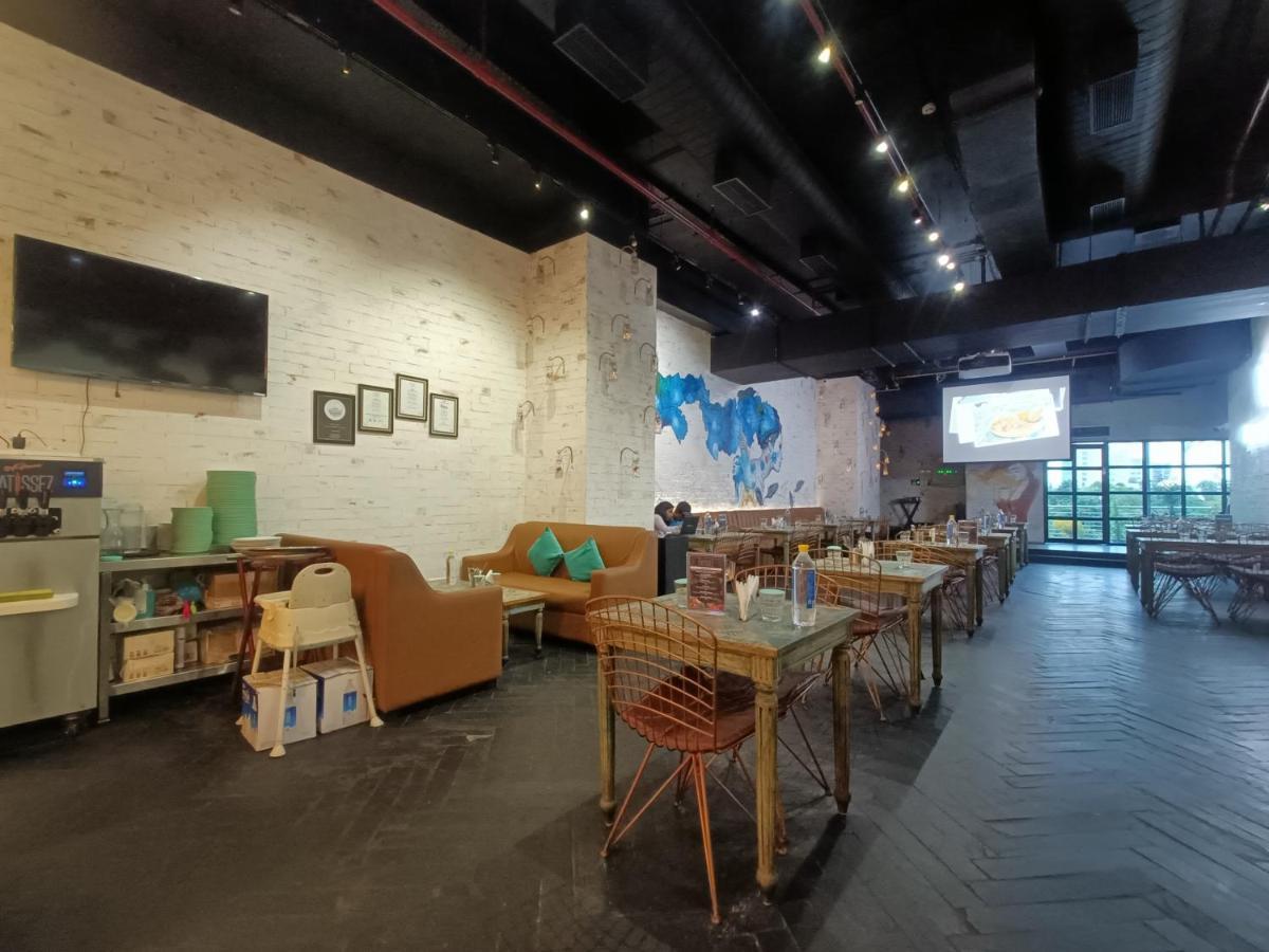Boulevard By Design Hotel Csennai Kültér fotó