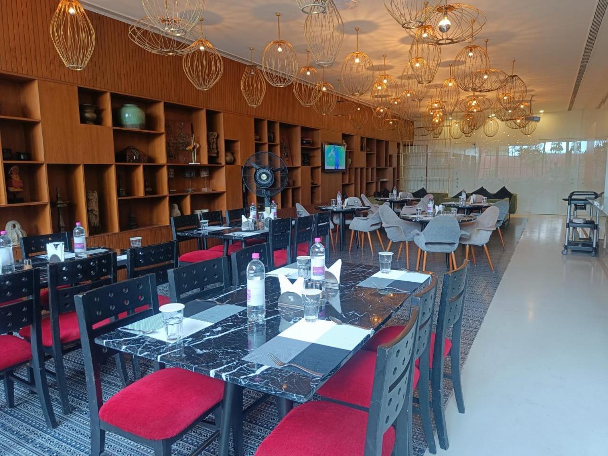 Boulevard By Design Hotel Csennai Kültér fotó